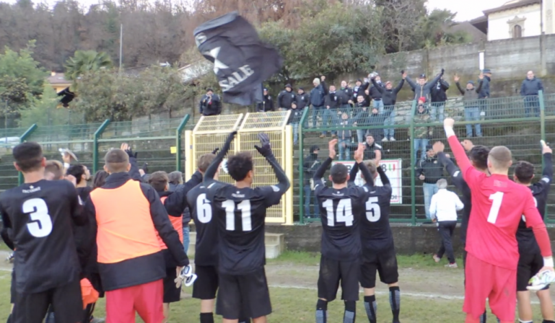 VIDEO - Casale Calcio: l’esultanza dei giocatori e di Lino Gaffeo dopo la sofferta vittoria di Stresa